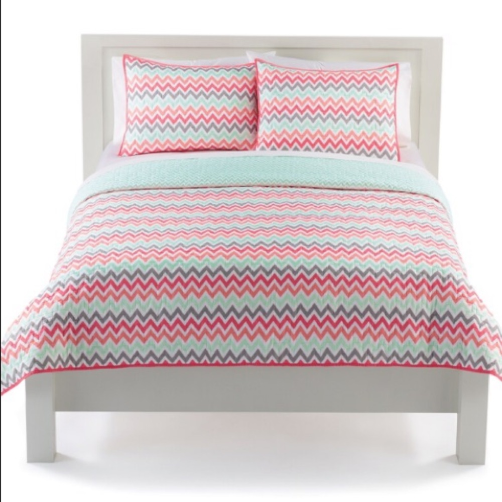 The Big One Chevron Twin Quilt